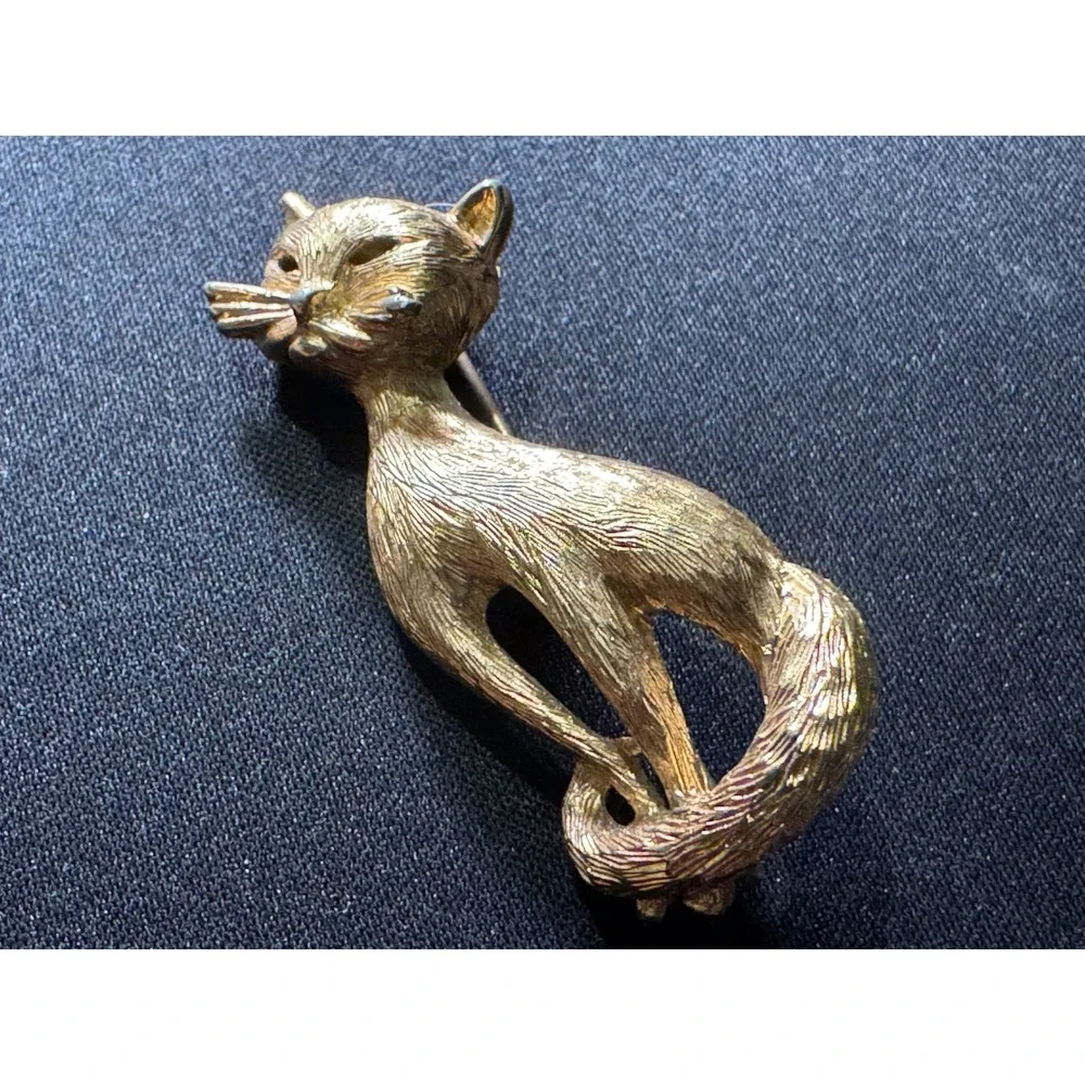 Monet Vintage Gold Tone Textured Cat Brooch Feline Pin Jewelry